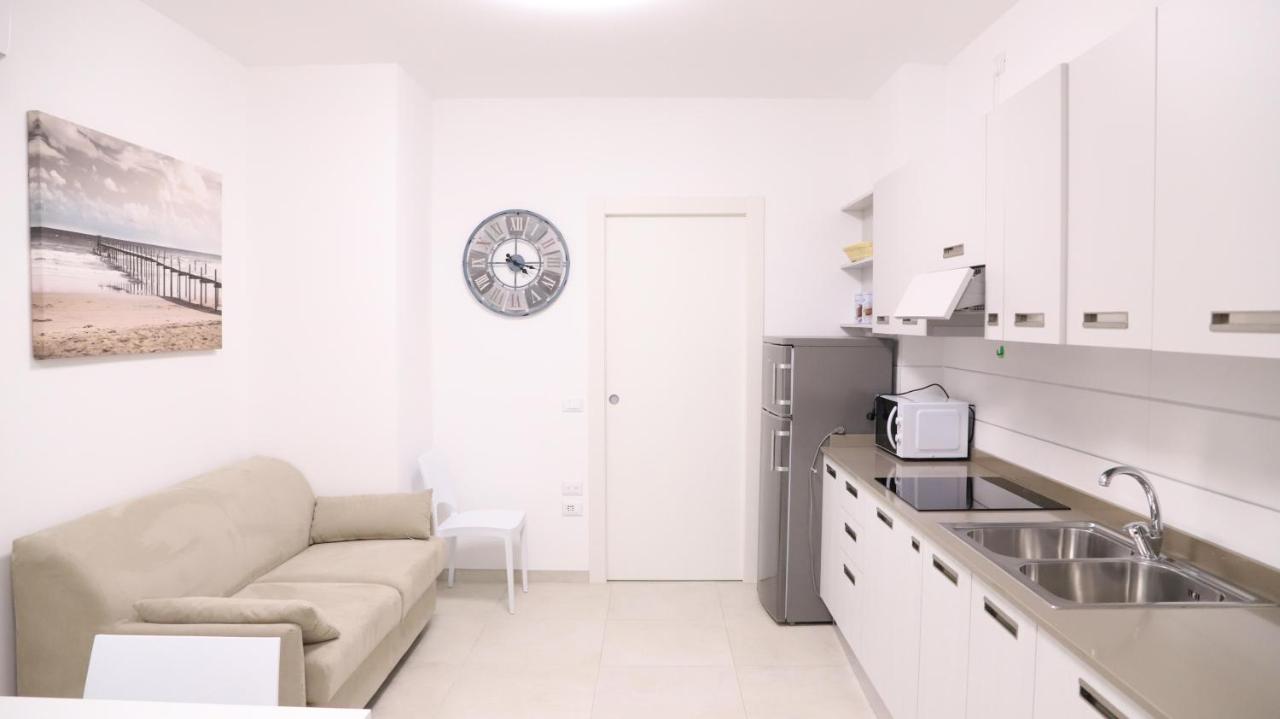 Condominio Diana Est- Gemini ビビオーネ エクステリア 写真