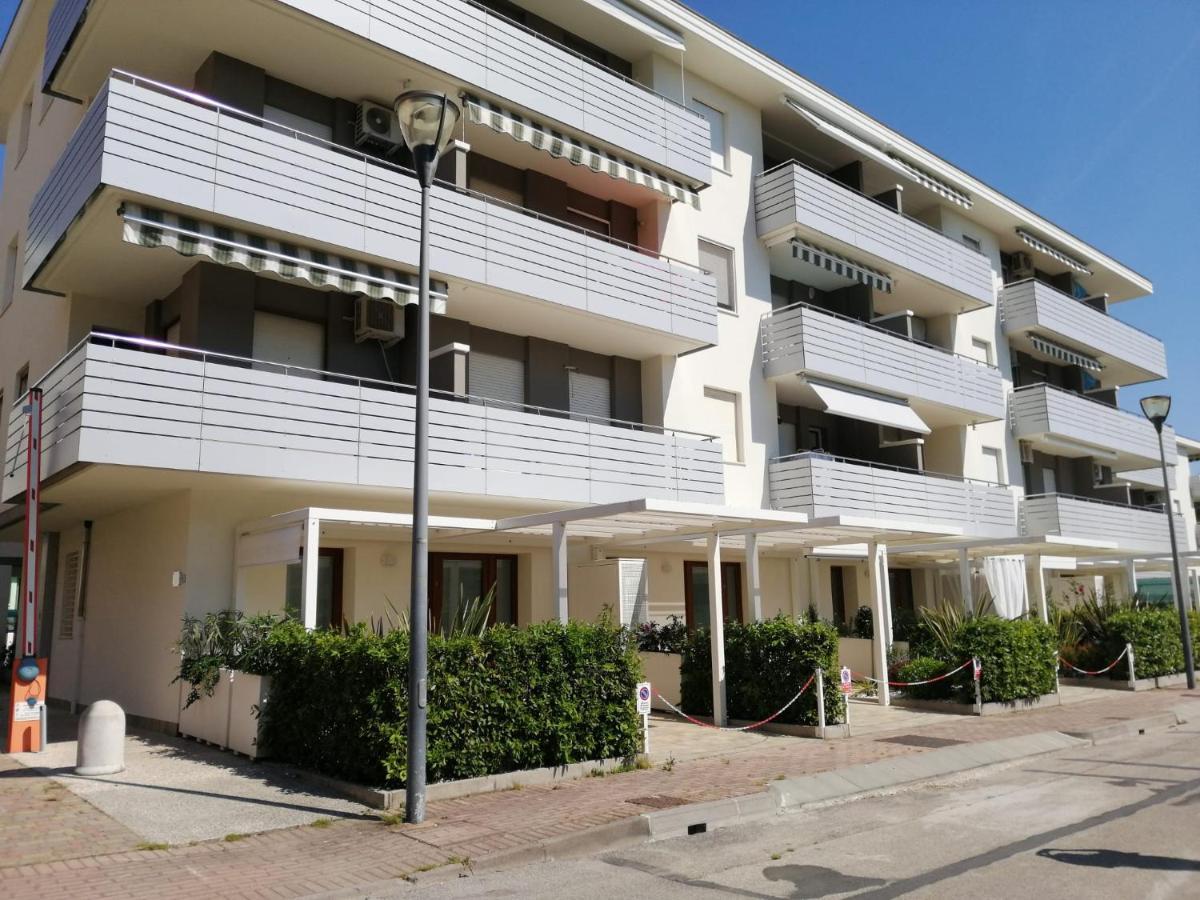 Condominio Diana Est- Gemini ビビオーネ エクステリア 写真
