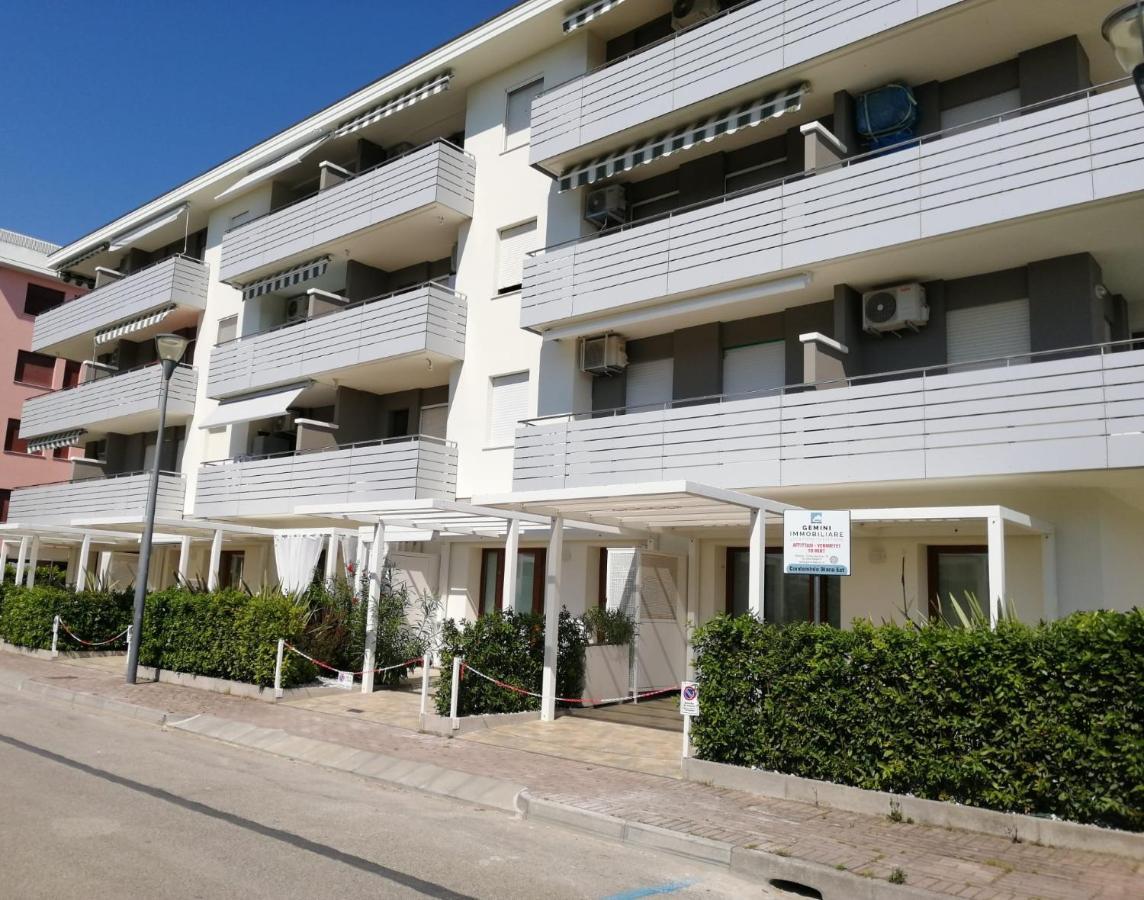 Condominio Diana Est- Gemini ビビオーネ エクステリア 写真